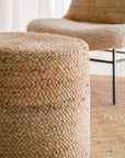 Benuta Handmade Jute Pouf auf Balkon oder Terrasse Vielseitiger Benuta Jute Pouf Jutta, perfekt für den Einsatz auf Balkon oder Terrasse, sorgt für eine gemütliche Atmosphäre.